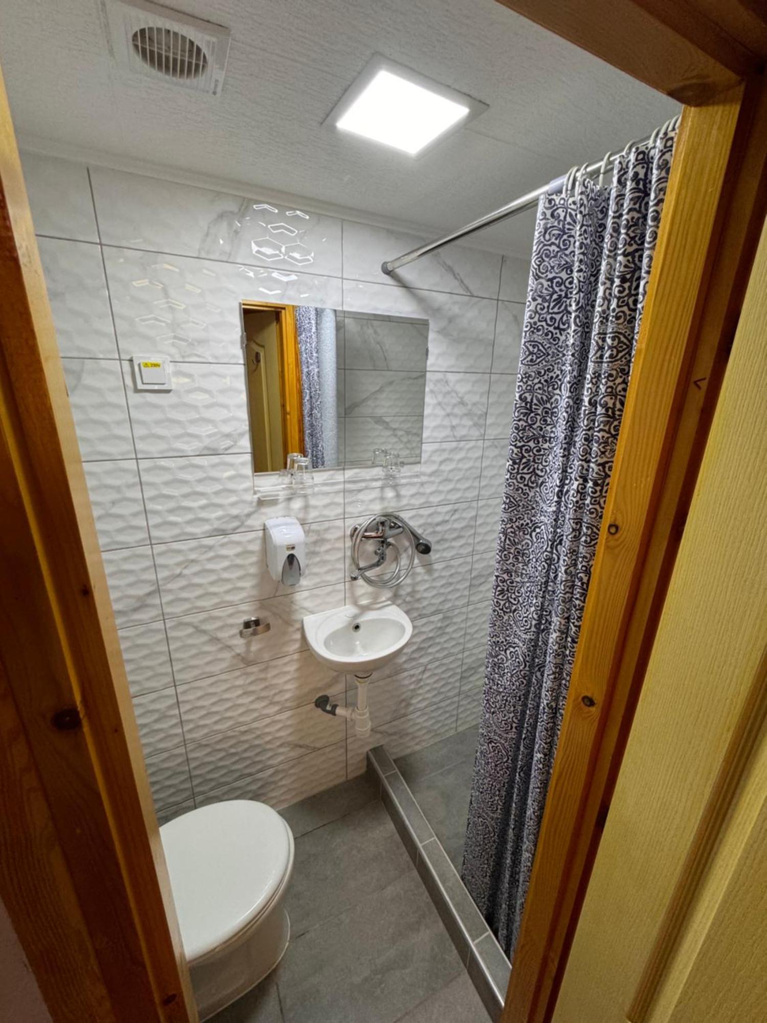 Bed and Breakfast Fuerdo Panzio Karcag Exterior foto